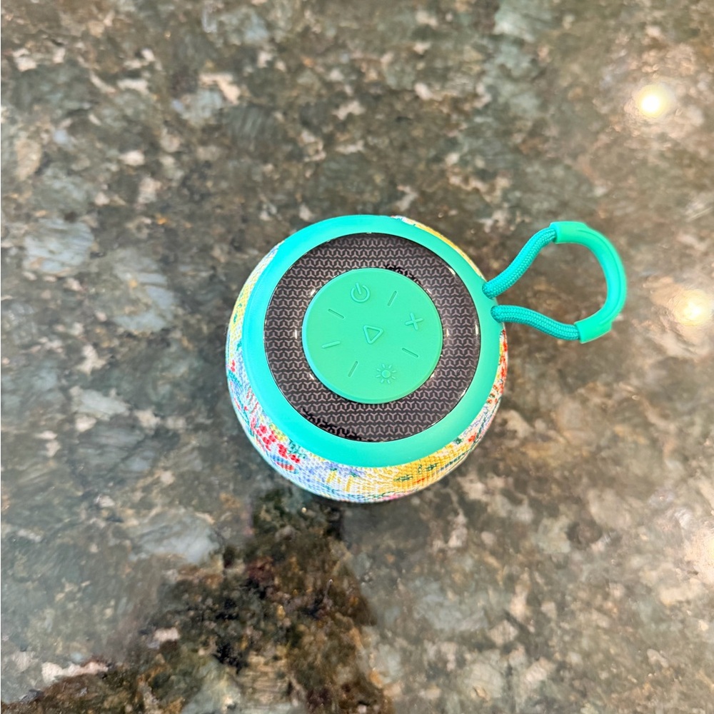 Roller Rabbit x Target Speaker - Picture 2 of 3